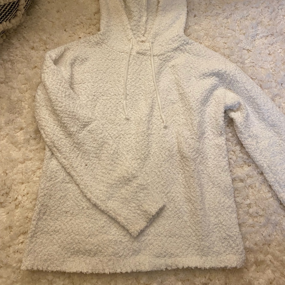 white popcorn sweater with hood